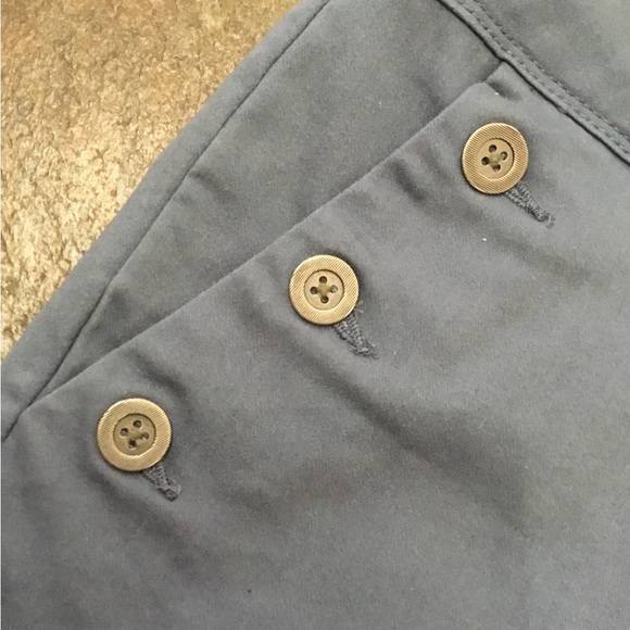 Isaac Mizrahi Women’s Cornflower Blue Tailored Shorts Size 10 EUC - Picture 3 of 7